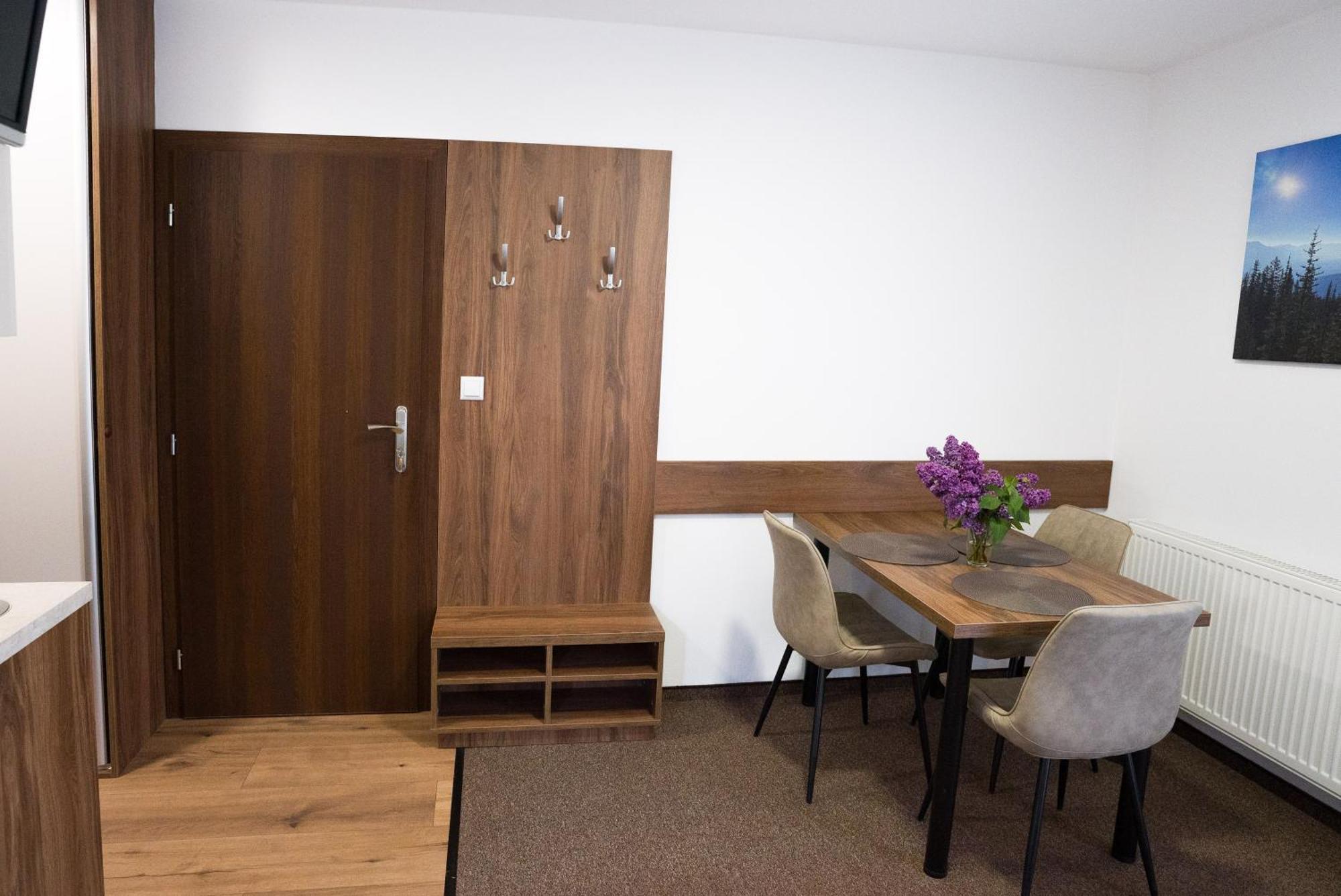 Apartmany Banff Besenova Exterior photo